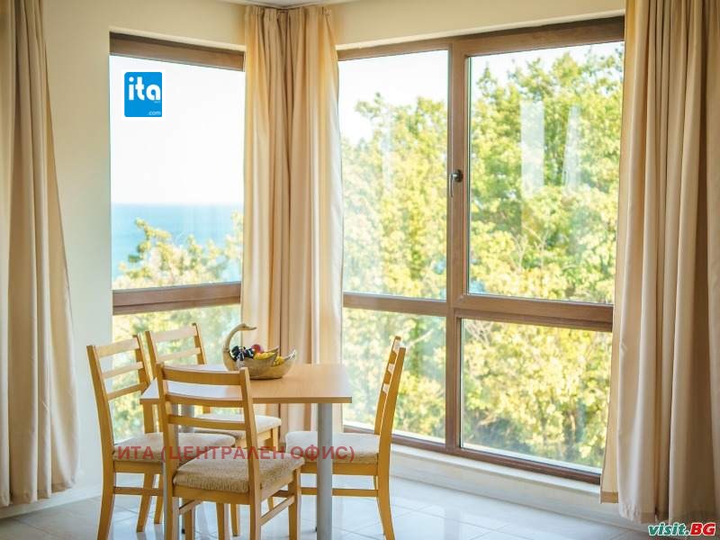 Продава  2-стаен област Бургас , гр. Обзор , 82 кв.м | 49122230