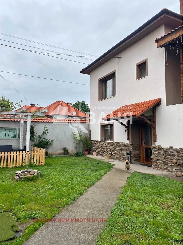 Продава  Къща област Пловдив , с. Кърнаре , 100 кв.м | 70360422