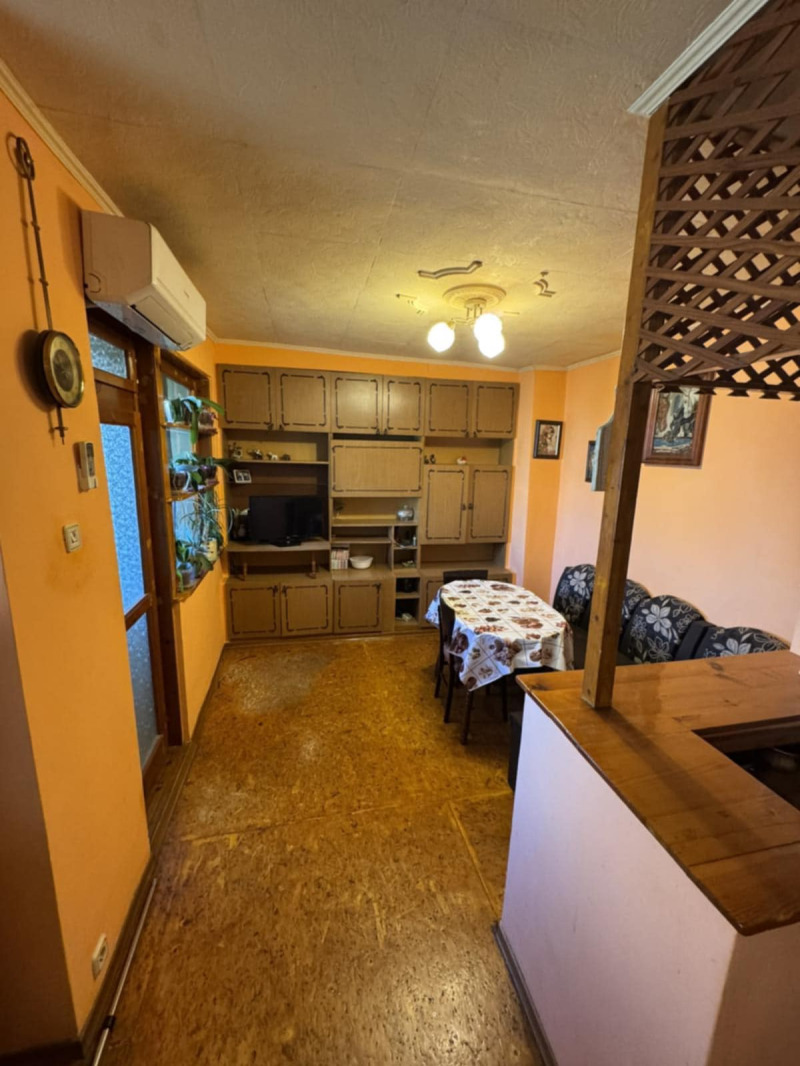 Продава  3-стаен град Плевен , 9-ти квартал , 76 кв.м | 10954315 - изображение [12]