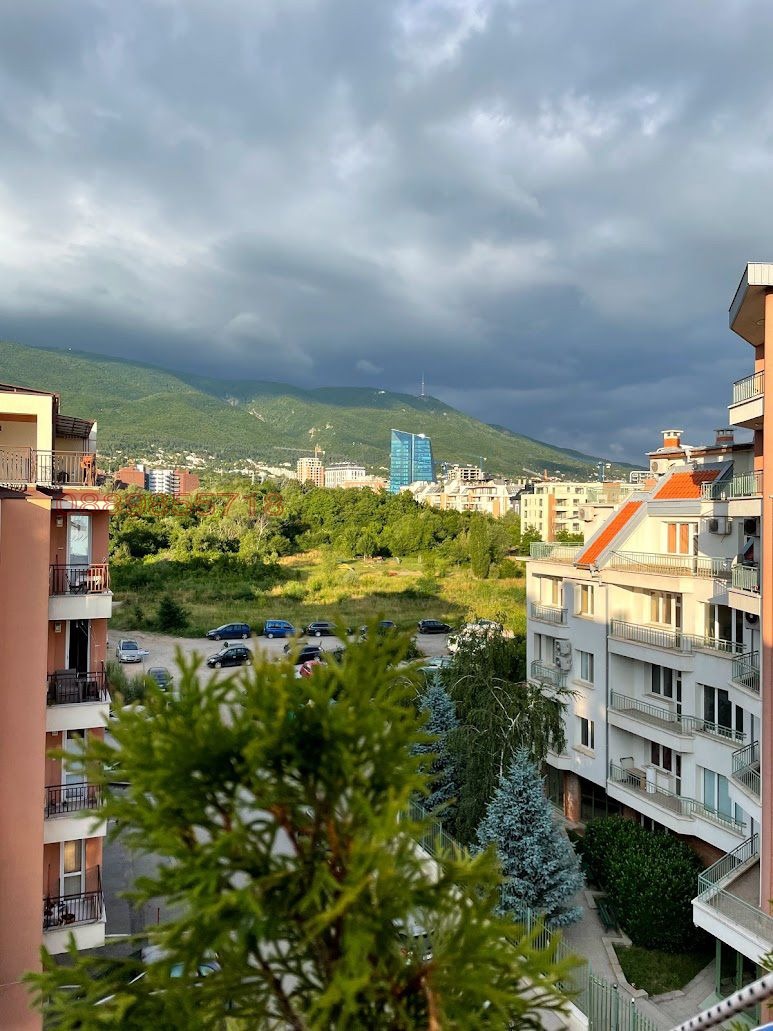 Продаја  2 спаваће собе Софија , Манастирски ливади , 122 м2 | 41557924