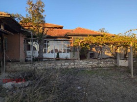 Huis Beljakovets, regio Veliko Tarnovo 1