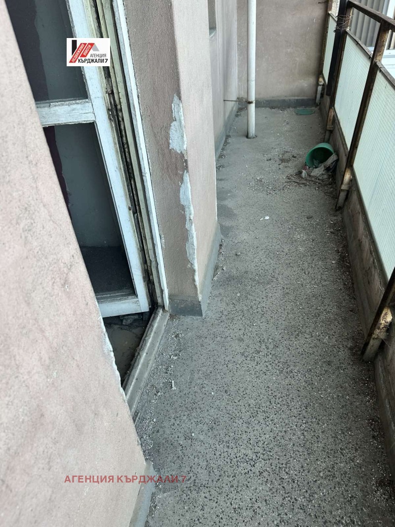 Продава  2-стаен град Кърджали , Веселчане , 63 кв.м | 72151804 - изображение [11]