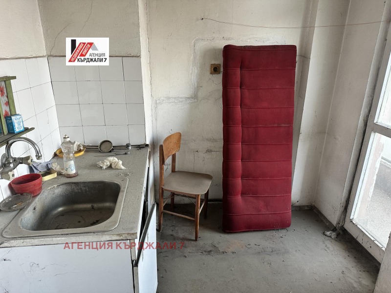 Продава  2-стаен град Кърджали , Веселчане , 63 кв.м | 72151804 - изображение [10]