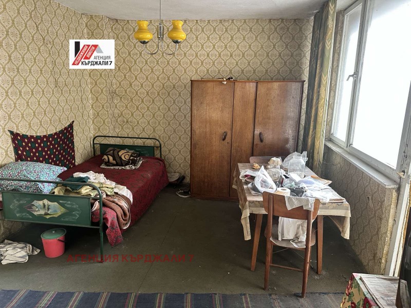 Продава  2-стаен град Кърджали , Веселчане , 63 кв.м | 72151804 - изображение [4]