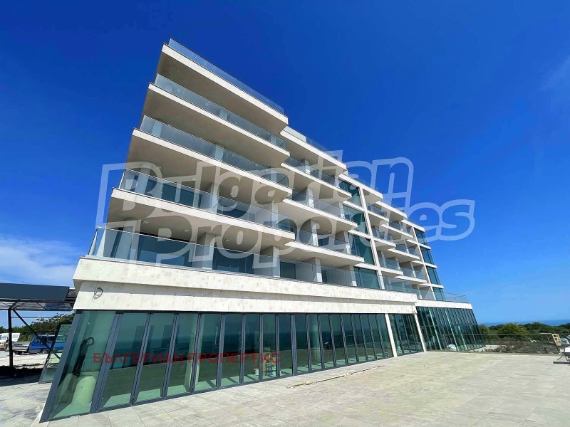 En venta  2 dormitorios región Dóbrich , Kavarna , 132 metros cuadrados | 93525743