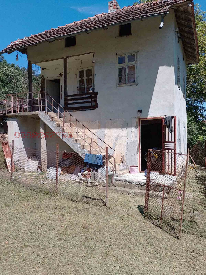 Продава КЪЩА, с. Голяма Желязна, област Ловеч, снимка 3 - Къщи - 52783585
