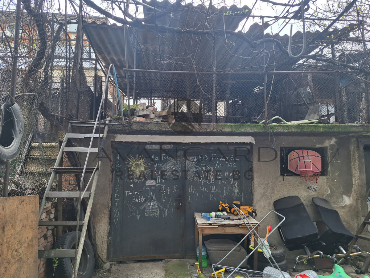 Продава ЕТАЖ ОТ КЪЩА, гр. Пловдив, Кършияка, снимка 16 - Етаж от къща - 54343669
