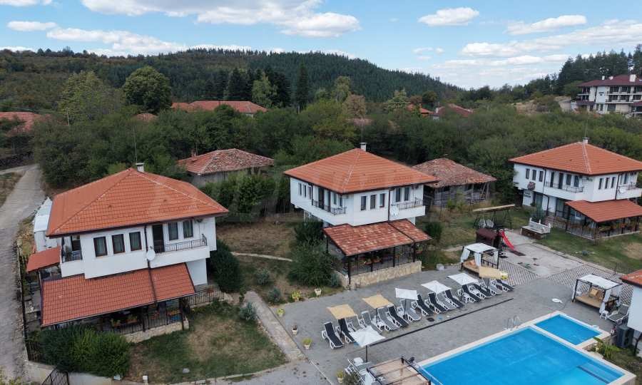 Продава КЪЩА, гр. Елена, област Велико Търново, снимка 2 - Къщи - 56161059
