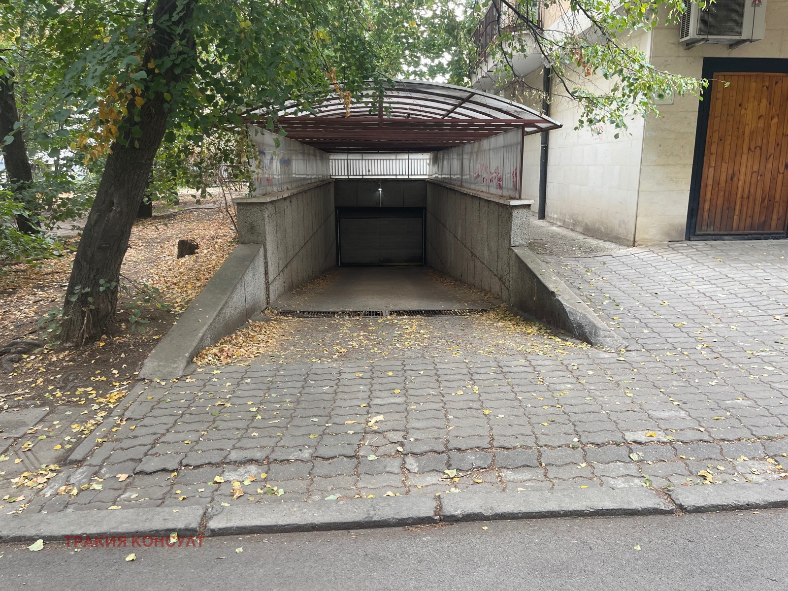 Продава ГАРАЖ, ПАРКОМЯСТО, гр. София, Борово, снимка 3 - Гаражи и паркоместа - 56216153