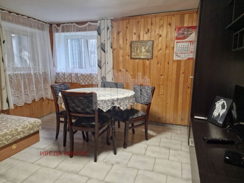 Продава 3-СТАЕН в град Варна, Цветен квартал - 100 кв.м / 110 000 € » 215 141.30 лв., ИВЕДА ИМОТИ