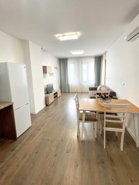 1 chambre Briz, Varna 8