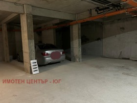 Lugar de estacionamento Banichora, Sofia 2