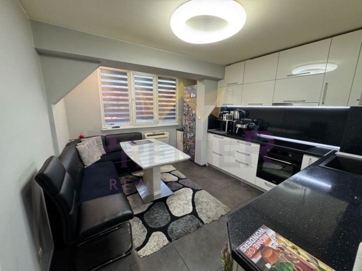 En venta  3 dormitorios Varna , Vladislav Varnenchik 1 , 90 metros cuadrados | 41602186 - imagen [2]
