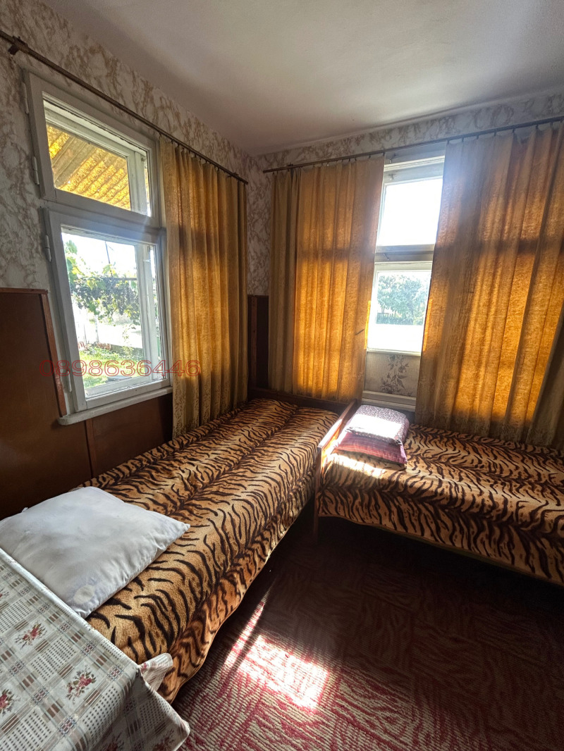 Продава КЪЩА, с. Долни Раковец, област Перник, снимка 10 - Къщи - 52785479