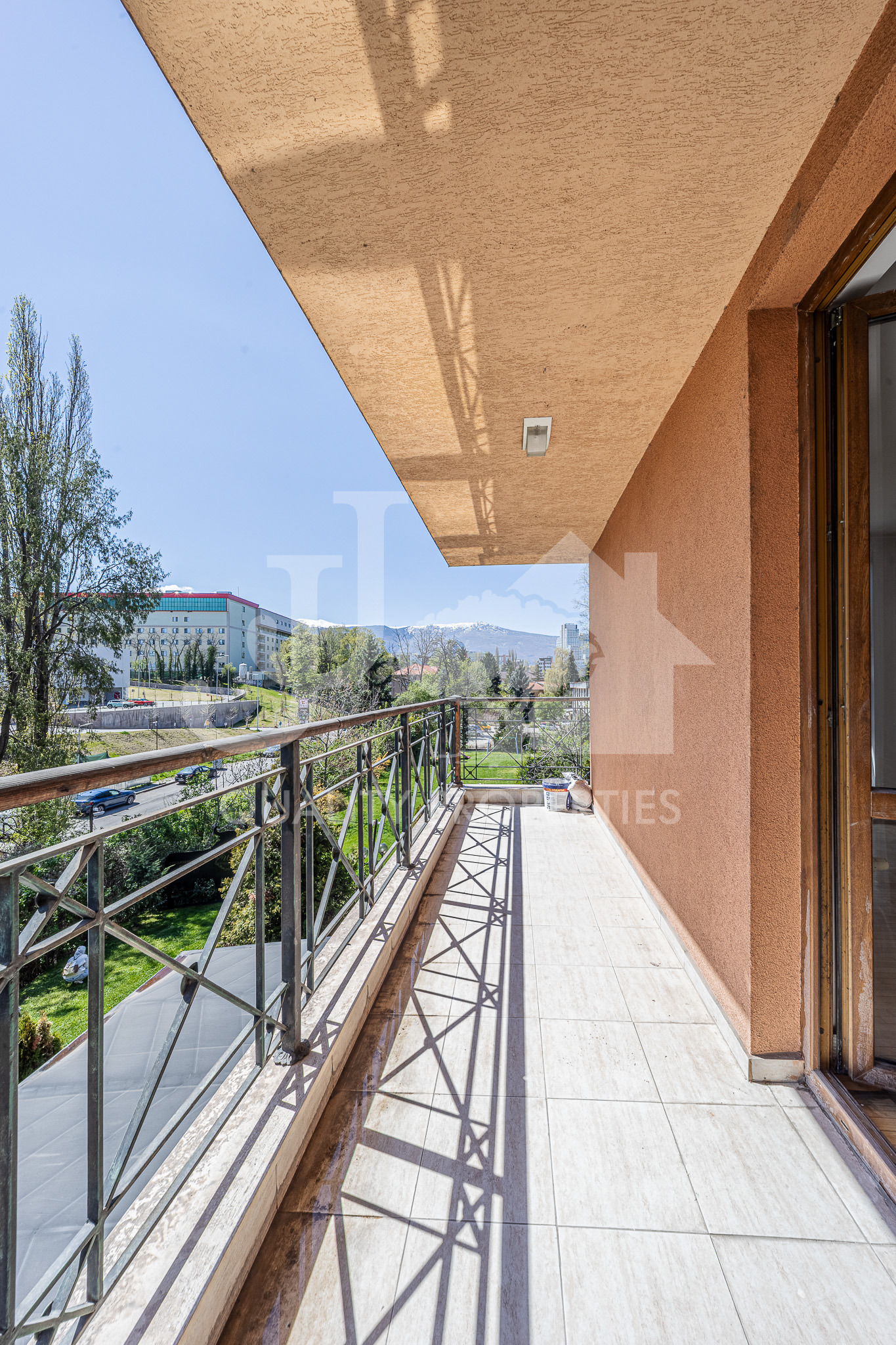 Продава 4-СТАЕН, гр. София, Изток, снимка 2 - Апартаменти - 54253877