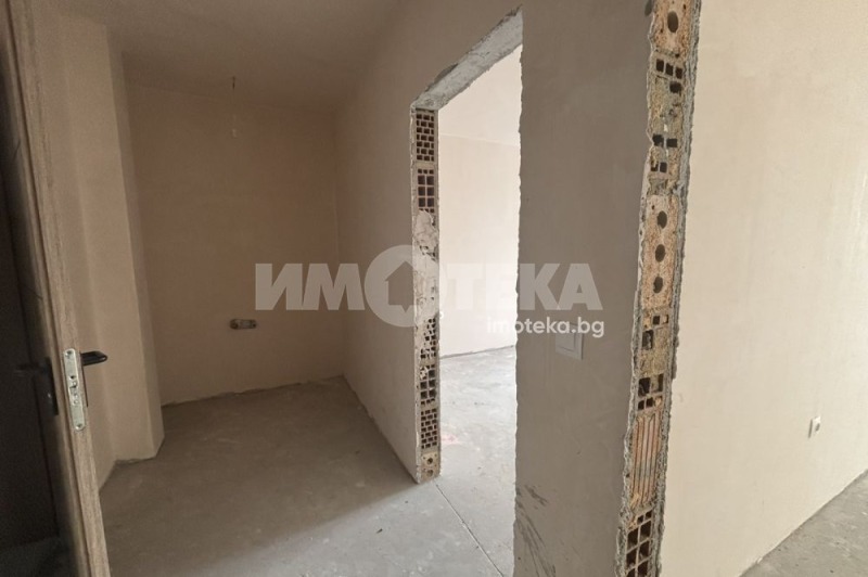Продава 2-СТАЕН, гр. Варна, Изгрев, снимка 3 - Апартаменти - 52544926