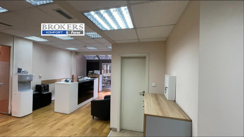 À venda  Escritório Sofia , Centar , 393 m² | 91144357 - imagem [2]