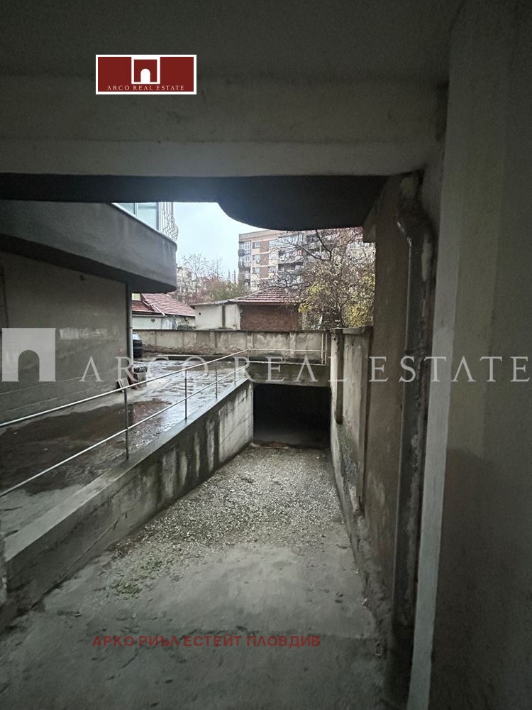 Продава ГАРАЖ, ПАРКОМЯСТО, град Пловдив, Кършияка • 25500 € / 49873.67 лв. • 30686559 1