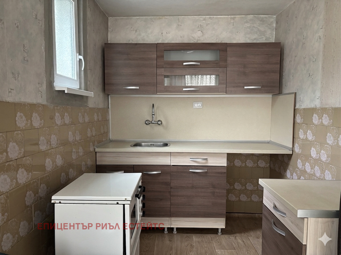 Продава ЕТАЖ ОТ КЪЩА, гр. Перник, Драгановец