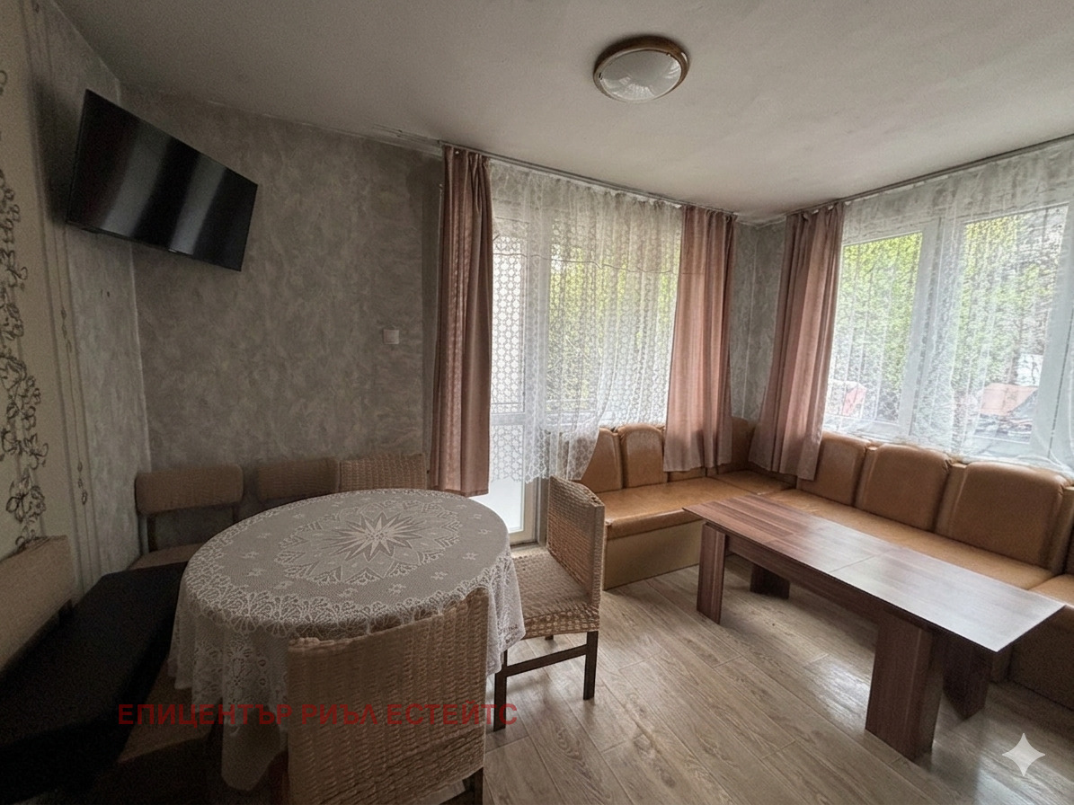 Продава ЕТАЖ ОТ КЪЩА, гр. Перник, Драгановец, снимка 2 - Етаж от къща - 54448624