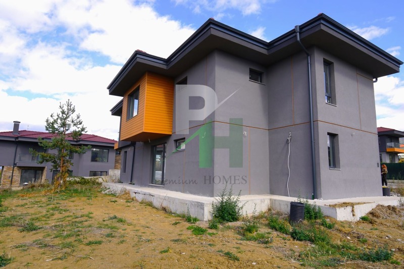Продава КЪЩА в област Перник, с. Кладница - 255 кв.м / 524 200 € » 1 025 246.09 лв., ПРЕМИУМ ХОУМС