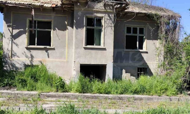 Продава КЪЩА в област Велико Търново, с. Вързулица - 178 кв.м / 5 800 € » 11 343.81 лв., СУПРИММО ОФИСИ В СТРАНАТА