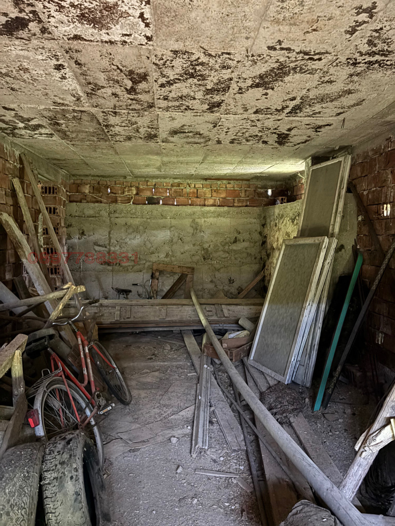 Продава КЪЩА, с. Ябланица, област София област, снимка 13 - Къщи - 52967539