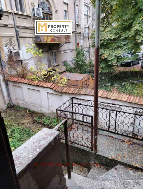 Продава КЪЩА, гр. Плевен, Идеален център, снимка 2 - Къщи - 54204111