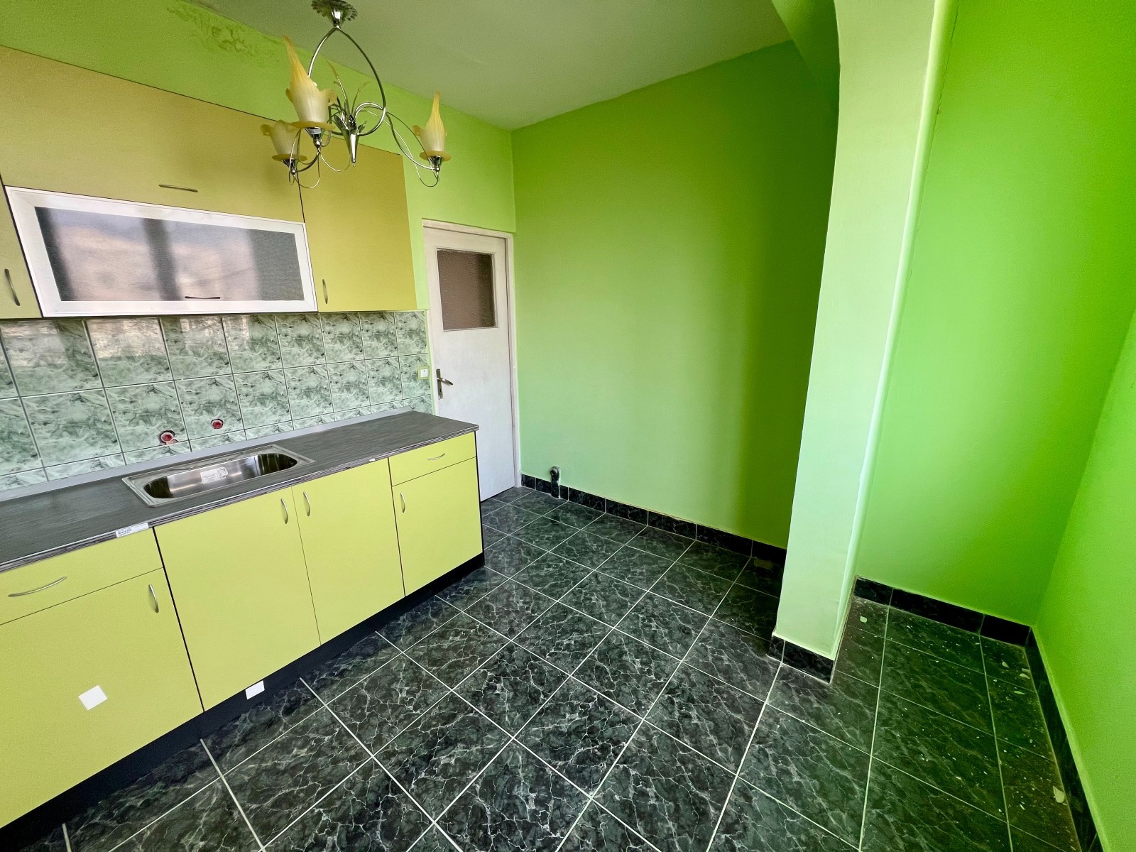 Продава 2-СТАЕН, гр. Враца, Дъбника, снимка 2 - Апартаменти - 54061884