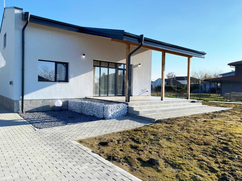 Продава КЪЩА в област Пловдив, с. Радиново - 150 кв.м / 329 000 € » 643 468.07 лв., ЛУКСИММО - ИМОТИ В СТРАНАТА