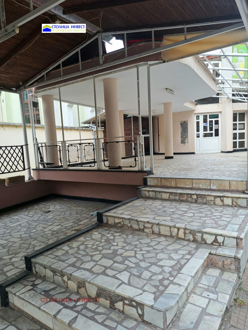 Продава ЗАВЕДЕНИЕ в град Русе, Широк център - 226 кв.м / 575 000 € » 1 124 602.25 лв., СТОЛИЦА ИНВЕСТ