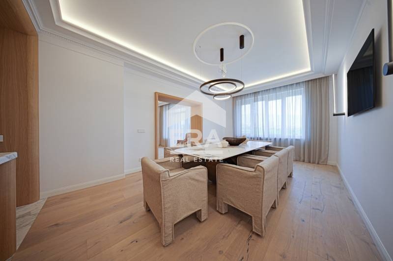 For Sale  3+ bedroom Sofia , Doktorski pametnik , 180 sq.m | 48651172