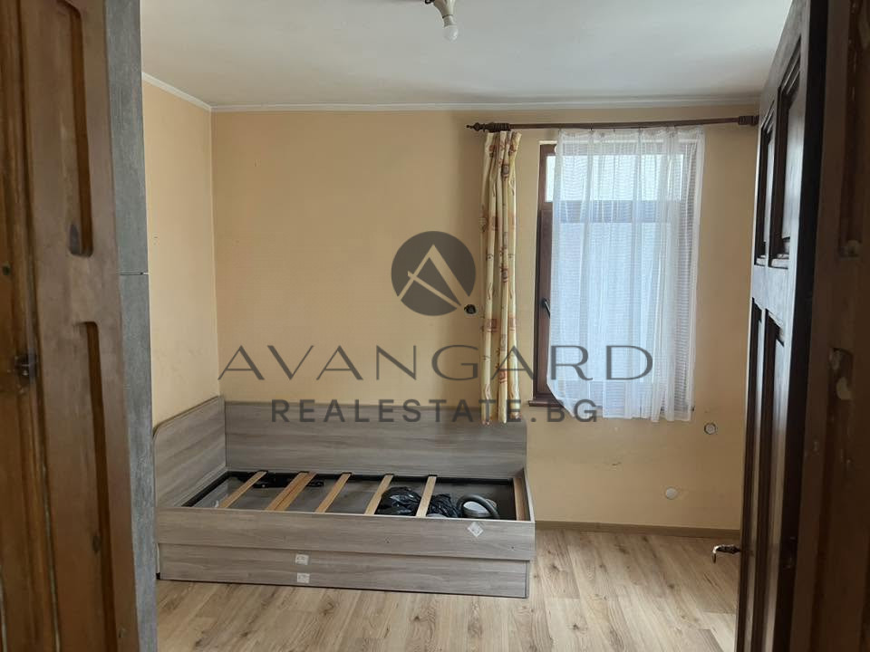 Продава ЕТАЖ ОТ КЪЩА, гр. Пловдив, Център, снимка 2 - Етаж от къща - 54942135