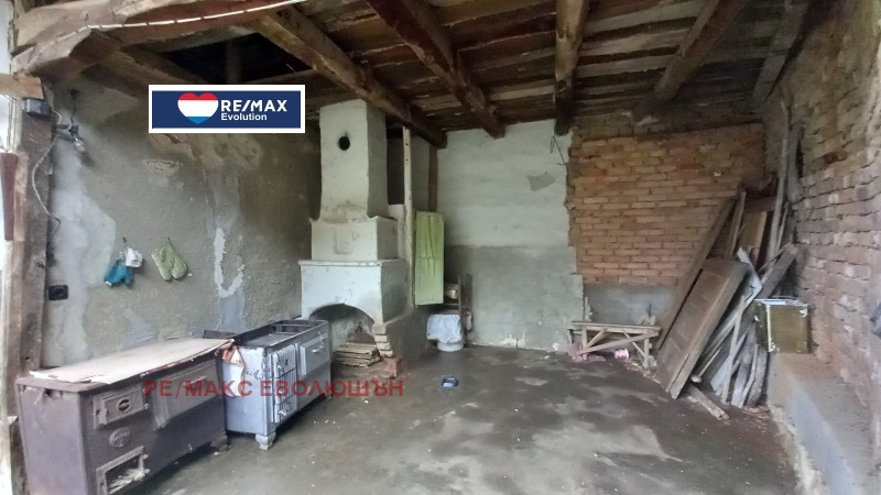 Продава КЪЩА, с. Топчии, област Разград, снимка 2 - Къщи - 53492063