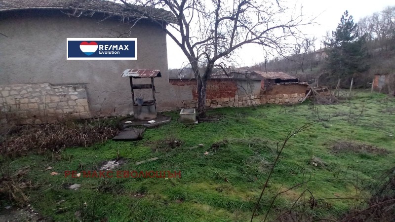 Продава КЪЩА, с. Топчии, област Разград, снимка 15 - Къщи - 53492063