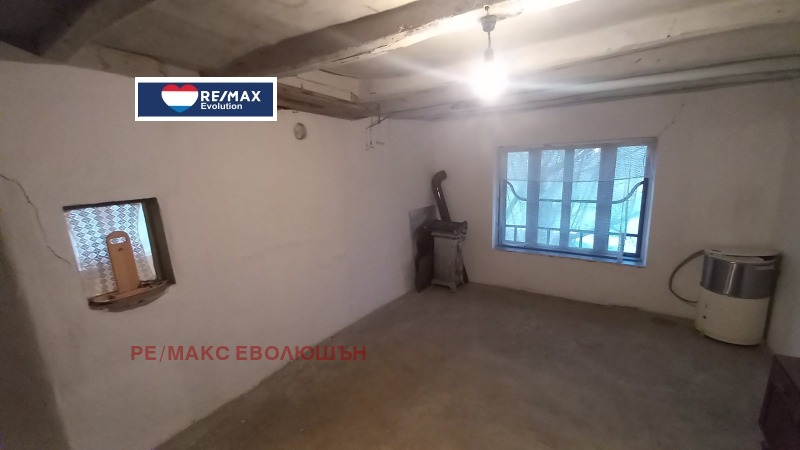 Продава КЪЩА, с. Топчии, област Разград, снимка 9 - Къщи - 53492063