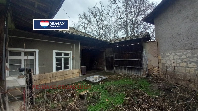 Продава КЪЩА, с. Топчии, област Разград, снимка 16 - Къщи - 53492063