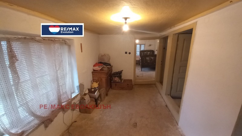 Продава КЪЩА, с. Топчии, област Разград, снимка 6 - Къщи - 53492063