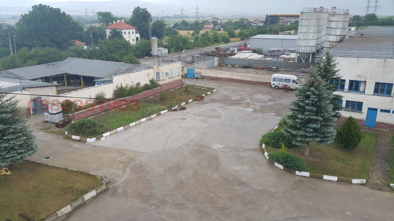 Продава ПРОМ. ПОМЕЩЕНИЕ, с. Петърч, област София област