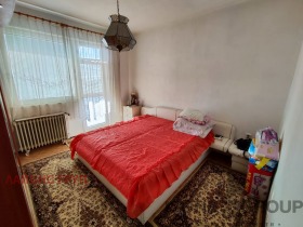 3 Schlafzimmer Aksakowo, region Varna 13