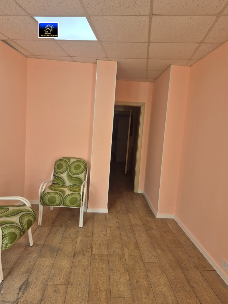 En venta  Oficina Dobrich , Tsentar , 30 metros cuadrados | 18721916