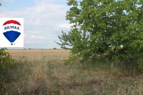 Land Bogdanitsa, region Plovdiv 4