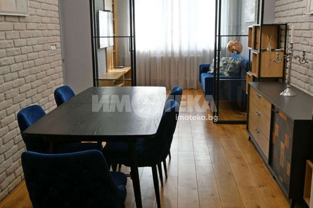 Продава 3-СТАЕН, гр. София, Център