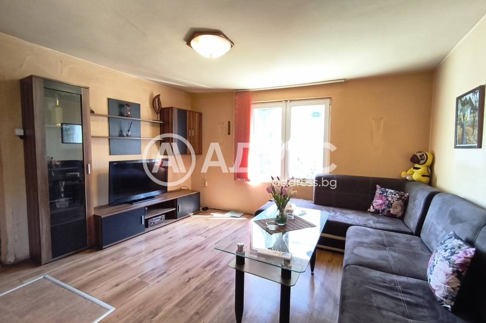 Продава КЪЩА, гр. София, Горна баня, снимка 2 - Къщи - 53814454