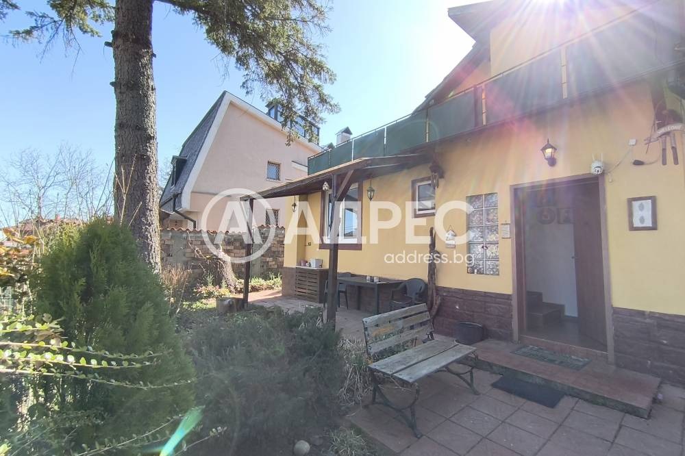 Продава КЪЩА, гр. София, Горна баня, снимка 9 - Къщи - 53814454