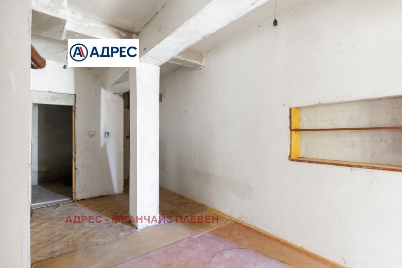 Продава КЪЩА, гр. Белене, област Плевен, снимка 8 - Къщи - 52600108