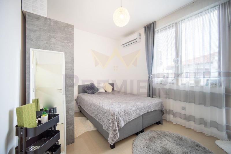 Продава КЪЩА, гр. Балчик, област Добрич, снимка 9 - Къщи - 52732259