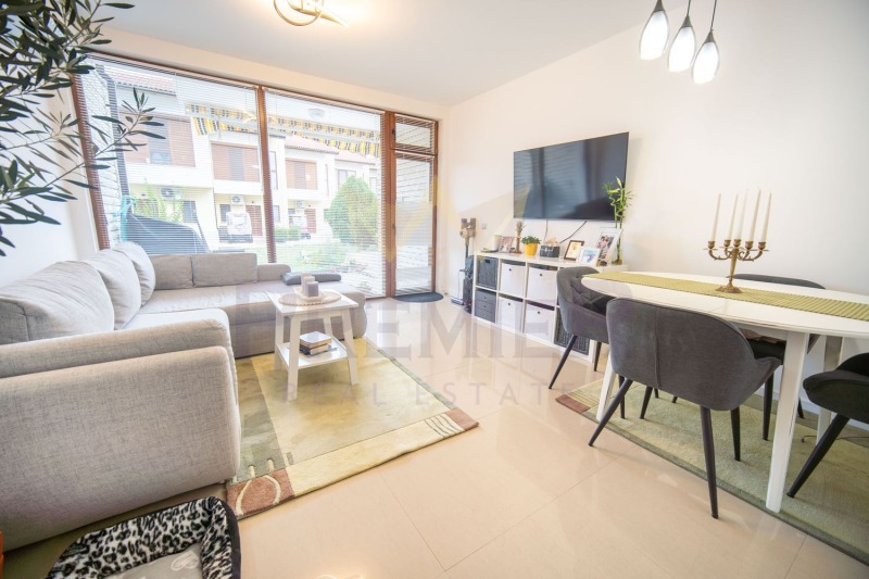 Продава КЪЩА, гр. Балчик, област Добрич, снимка 2 - Къщи - 52732259