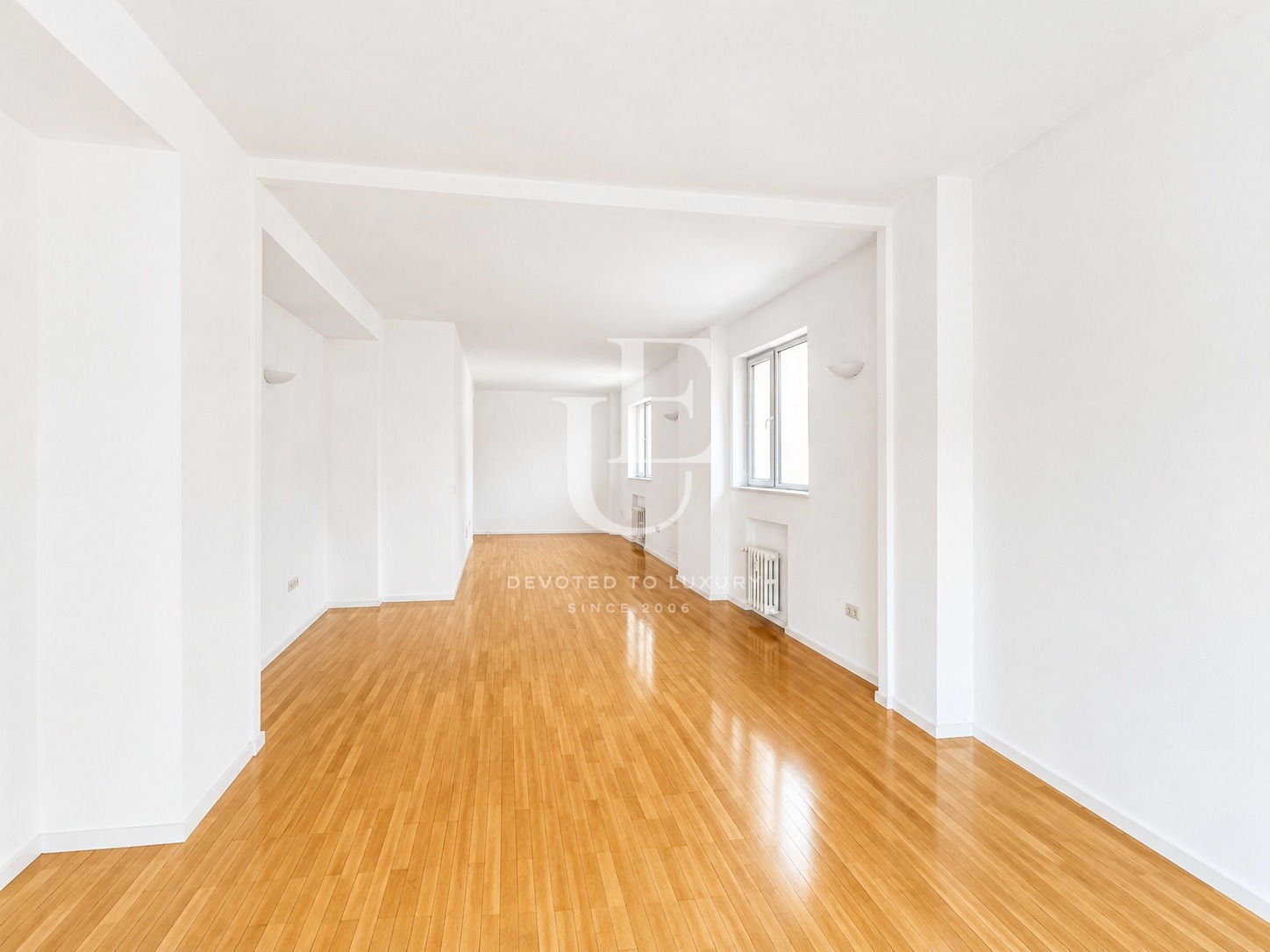 Продава МНОГОСТАЕН, гр. София, Център, снимка 2 - Апартаменти - 56195579