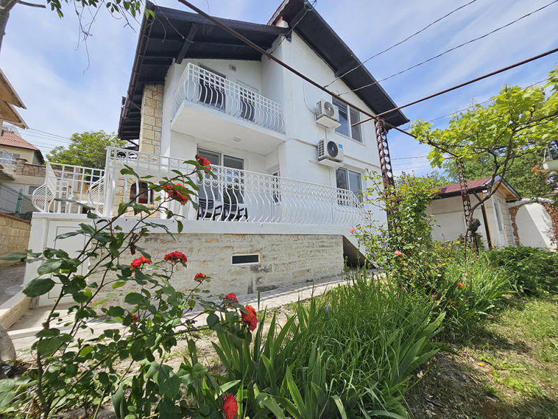 Продава КЪЩА в област Добрич, гр. Балчик - 150 кв.м / 215 000 € » 420 503.45 лв., БЛУ ВЮ ЕСТЕЙТ